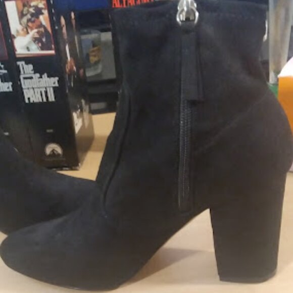 Black Ultra Suede High Heel Gabrielle Ankle Booties Size: 7.5 - Picture 14 of 16